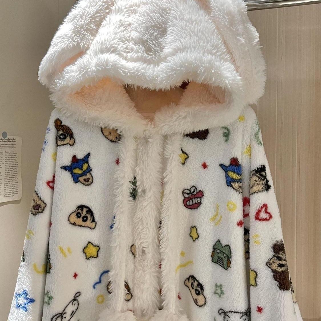 짱구는 못말려 만화 캐릭터가 그려진 부드러운 코랄 플리 - Anime Merchandise In Japan 리뷰 및 가격